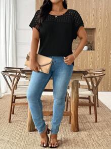 SHEIN Clasi Camiseta de mujer de manga corta de talla grande con diseño hueco y sensación elegante, uso casual versátil para el verano, para ir y venir - Negro - Ver 5