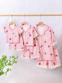 Set de pijama de 2 piezas para bebé niña con blusa de manga corta con estampado de fresa y margarita, y shorts - Verde Lima - Ver 1