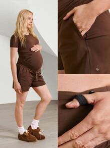 GLOWMODE 5英寸FeatherFit™孕妇A字裤超高抽绳腰侧袋弹力修身短裤孕妇低冲击瑜伽普拉提工作室日常休闲装 - 棕色 - 查看 8