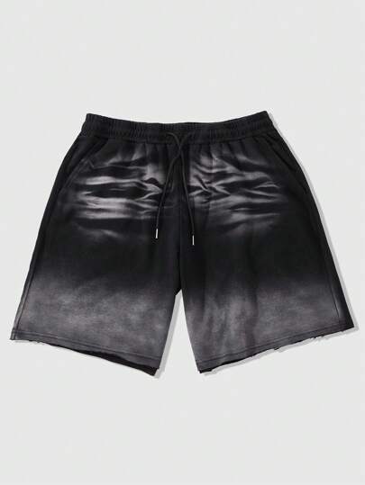 Grunge Punk Pantalones cortos de hombre de estilo callejero de verano - Nuevo diseño con efecto degradado de negro a gris claro, tela suave y ligeramente arrugada para un uso casual cómodo. El diseño general sugiere una estética moderna y minimalista con líneas limpias y tonos neutros.