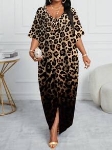 SHEIN Lady Lässiges Urlaubskleid im Stil eines Gradualen Leopardendruckes für Große Größen mit V-Ausschnitt, Langarm, einfarbige Einsätze und lockerer Passform
