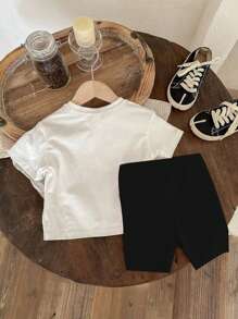 女婴小鹿印花短袖T恤和纯色短裤休闲套装，适合女婴穿着，包括婴儿服装、婴儿服、婴儿套装、品牌婴儿服等。 - 彩色 - 查看 2