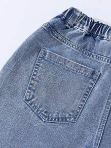 少女休闲舒适百搭户外度假牛仔短裤，松紧腰带拉链口袋，草莓印花，不对称剪裁，猫须饰边