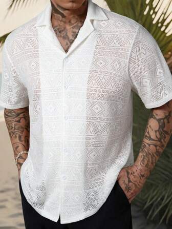 Camisa casual de manga corta de verano de solapa única con diseño hueco para hombres