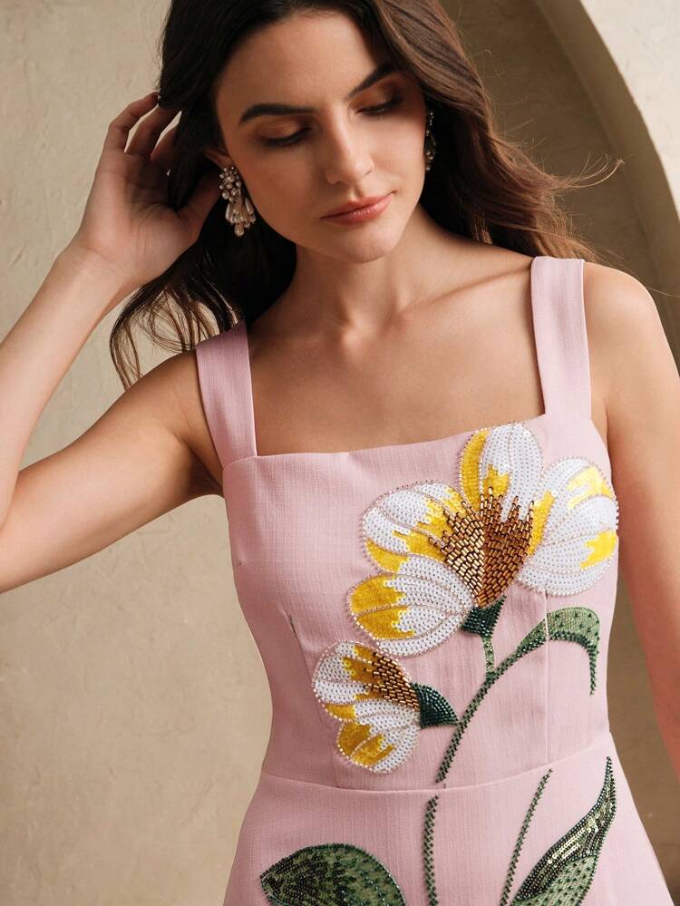Robe de soirée fleurie avec dos nu sexy, perles et fines bretelles pour femmes, idéale pour les vacances de luxe ou les soirées