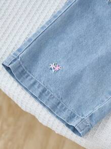 女童碎花宽松褶饰上衣，搭配荷叶边和阔腿休闲牛仔裤，时尚套装 - 淺色水洗藍 - 查看 4