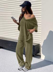 SHEIN EZwear Women's Summer Knit V-Neck T-Shirt And Pants Set, Distressed Speckle Design Casual Outfit