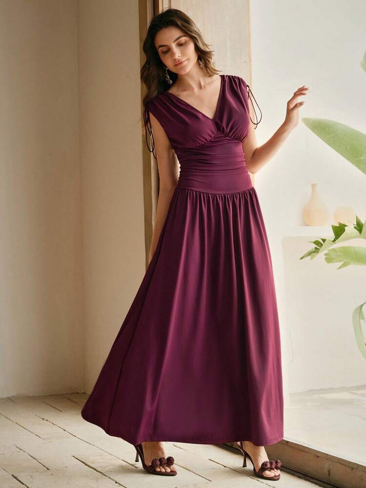 Women's Solid Color Pleated Sleeveless Fitted Elegant Modern Romantic Sexy Dress, Spring/Summer