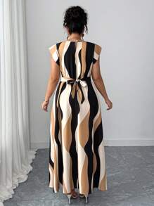 Vestido midi de verano casual para vacaciones de mujer talla grande, cuello redondo, mangas de campana, con rayas onduladas y cintura anudada - Multicolor - Ver 2