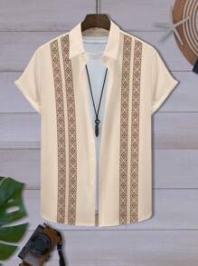 Manfinity RSRT Camisa casual de manga corta de solapa única con estampado geométrico para hombre, adecuada para vacaciones de verano
