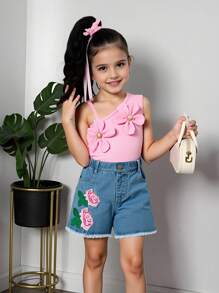SHEIN Set casual din 2 piese pentru fete tinere, top minimalist cu nervuri și decor floral 3D, pantaloni scurți din denim brodați cu trandafiri pentru vară - Roz - Vizualizare 3