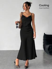 SHEIN PETITE Robe longue à bretelles en satin de couleur unie à col volant, convient pour les sorties