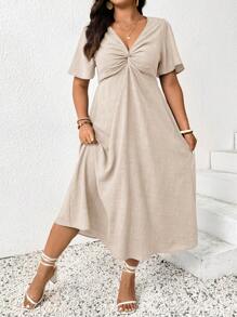 SHEIN Frenchy Große Größen Damen einfarbiges minimalistisches Twist Knoten V-Ausschnitt Kurzarm A-Linien Kleid
