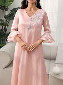 SHEIN Najma 女式 V 领串珠花朵层叠荷叶边袖阿拉伯连衣裙，春夏全长 Jalabiya 女式休闲连衣裙，端庄 - 粉色 - 查看 5