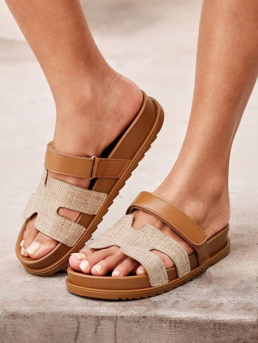 HighSole Sandálias de Verão de Novo Estilo, Chinelos Planos Versáteis e na Moda para Mulheres