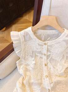 SHEIN Frenchy Blusa de moda con cuello redondo, abotonada, de manga corta y jacquard, para verano