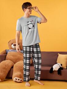 SHEIN Conjunto de ropa de casa para hombres con Top de manga corta con estampado de letras y pantalones de pijama a cuadros