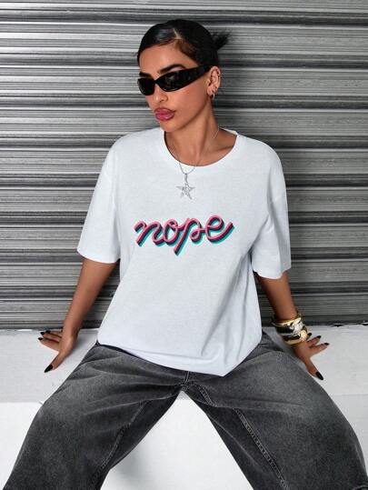 Stile casual, maglietta oversize con ricamo "Nope"