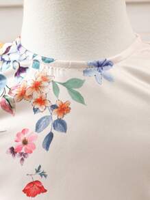 SHEIN 編織女嬰碎花蝴蝶結裝飾洋裝 - 彩色 - 查看 4