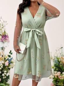 SHEIN Clasi 情人节大码女式优雅花卉刺绣网眼连衣裙，春夏 - 綠色 - 查看 6