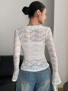 DAZY V领蕾丝喇叭袖半透明白色优雅短款女式上衣，长袖女式上衣，秋季女装度假装 - 白色 - 查看 2