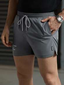 Manfinity VCAY Men's Woven Casual Loose Drawstring Waist Straight Leg Solid Color Shorts
