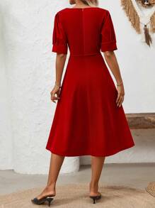 SHEIN Clasi Vestido elegante de verano para damas con cuello de corazón, mangas abultadas cortas y unicolor