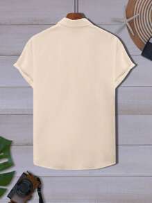 Manfinity RSRT Camisa casual de manga corta de solapa única con estampado geométrico para hombre, adecuada para vacaciones de verano