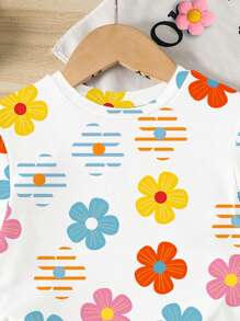 SHEIN Baby Girls 2 Pieces Set - Striped & Floral Print Round Neck Short Sleeve T-Shirt And Pink Knit Legging Shorts, Cute Summer Outfit For Baby Girls Baby Clothes Set - Multicolor - View 5