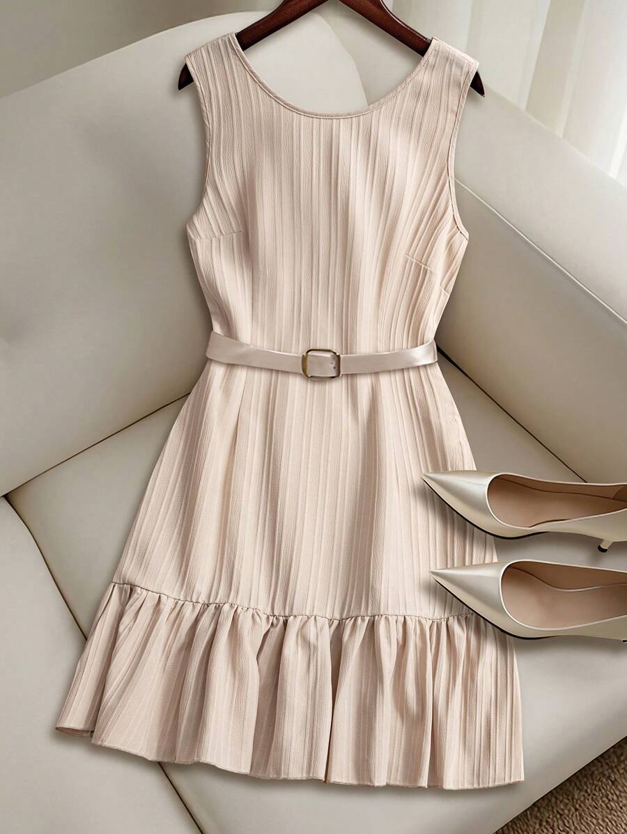 GlowEve Đầm ngắn thường ngày dệt kim cổ tròn hở lưng không tay chữ A viền bèo nhún cho nữ mùa hè - Màu be - Xem 1