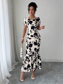 SHEIN Elenzya Vestido midi ajustado de punto con estampado floral elegante tipo 'Ditsy', para mujeres, primavera/verano - Multicolor - Ver 5