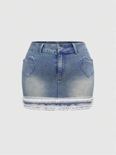 Kawaii تنورة جينز قصيرة كاجوال أنيقة للمرأة بحجم كبير مزينة بعقدة ولب قلب وتريم من الدانتيل متباين اللون