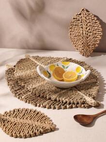 Cirelle Handmade Grass Weaving Table Mat Heat Insulation Mat With Leaf Shape For Dining Table Decoration, Bohemian Style , Rama Table Decor, Family Dining, Party Use, Kitchen Supplies, Kitchen Use, B&B Decor, Garden Use, High-End Hotel Supplies