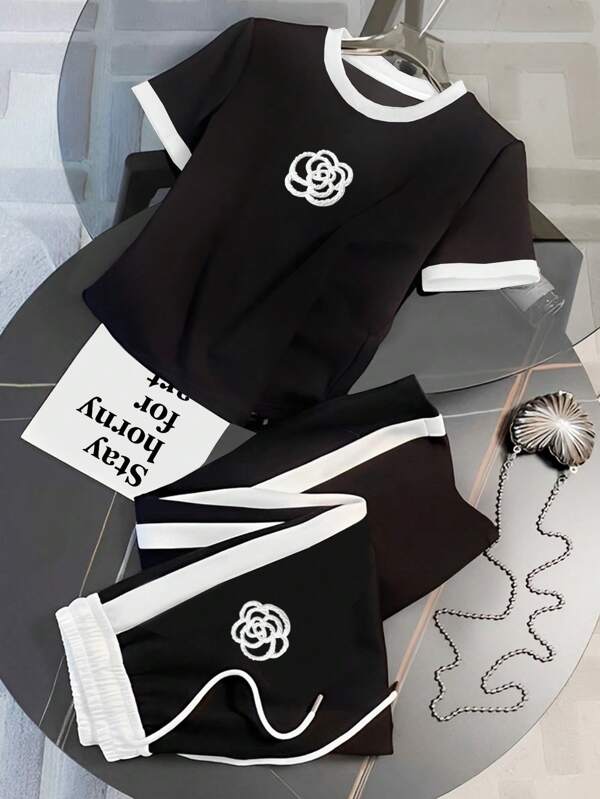 Lalippa 2pcs Women Black & White Camelia Decor Elegant Minimalist Commuting Work Outfit Set, Fashion
