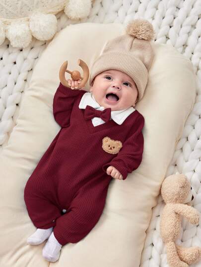 SHEIN 新生男婴/女婴勃艮第红和白色二合一柔软舒适亲肤华夫格纹理宽松连体裤，配有可爱小熊印花可拆卸衣领，适合室内外休闲穿着