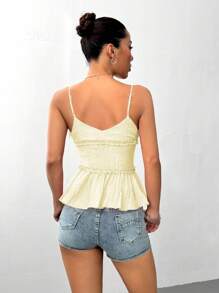 SHEIN Unity Top tipo camiseta con tira delantera y ribete de volantes - Amarillo - Ver 2