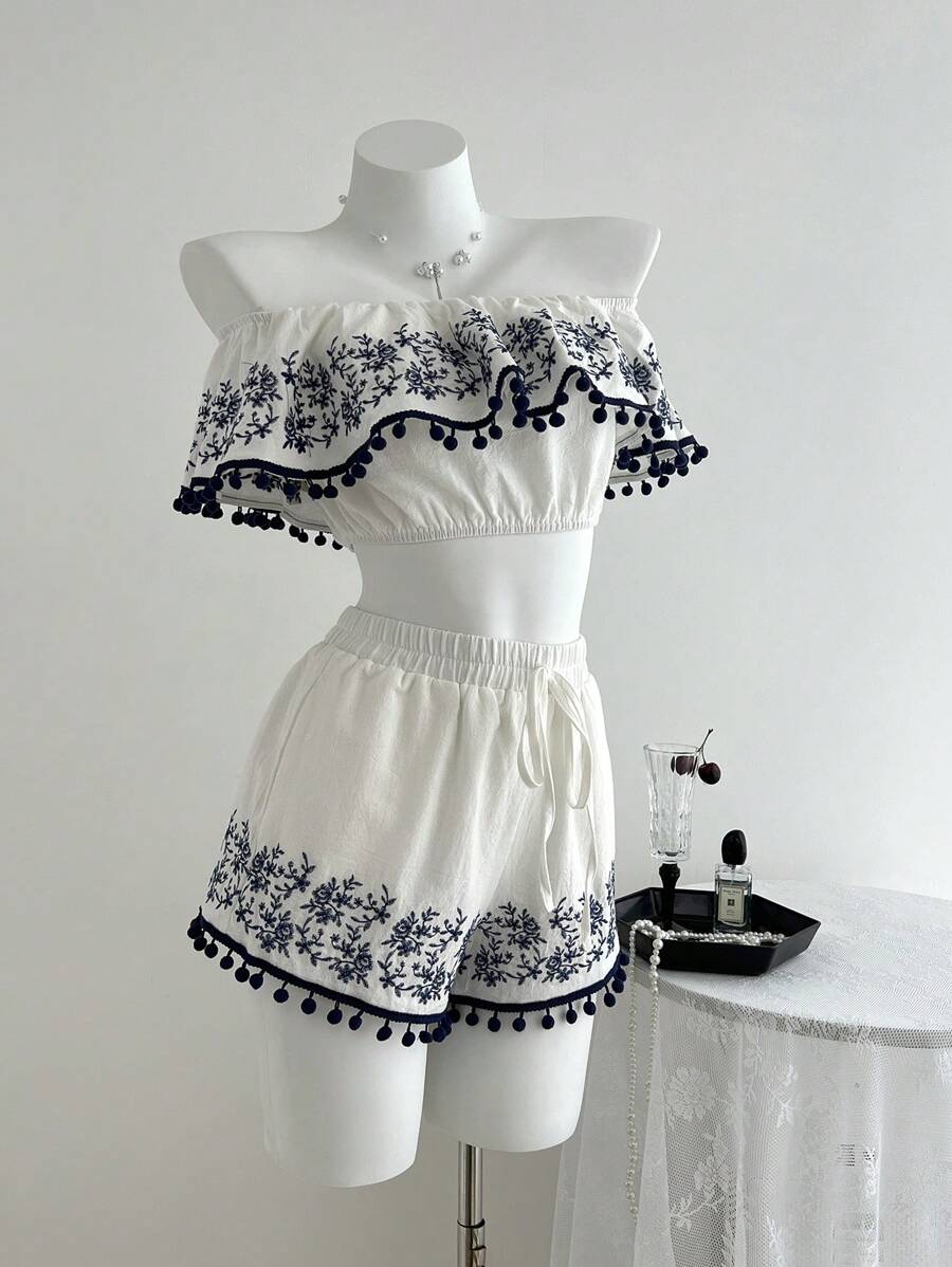 Elamini 白色棉质刺绣流苏露肩上衣和低腰刺绣短裤两件套，春夏 - 白色 - 查看 1