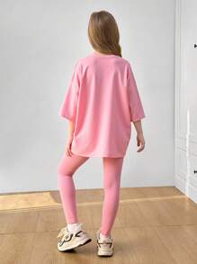 SHEIN 少女肖像印花宽松圆领短袖 T 恤和紧身裤两件套 - 粉色 - 查看 2