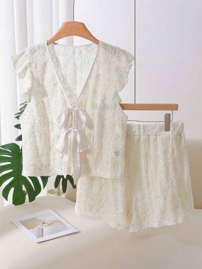 CosyJoli Conjunto de 2 piezas de talla grande, casual de verano, versátil y elegante, con romántica textura en color albaricoque, bordado floral en mangas para mujeres (Incluye camisa con amarre delantero + pantalones cortos con forro para prevenir exposición)