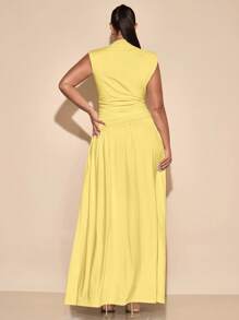 SHEIN BAE Vestido Longo Elegante Sem Mangas com Pregas para Mulheres Plus Size, Vestido Longo Assimétrico Pregueado Sem Mangas de Gola Alta Liso Branco para Primavera/Verão, Adequado para Camadas de Outono/Inverno, Vestido de Estilo Francês, Vestido de Festa, Vestido de Aniversário, Vestido de Dama de Honra, Vestido Elegante Minimalista para o Dia a Dia, Vestidos Formais para Mulheres, Vestido Longo - Amarelo - Visão 2