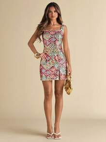 SHEIN BAE فستان قصير مخصر بأكمام قصيرة، رقبة مربعة، شق من الجانب، مزين بالترتر، ملائم للمناسبات الخاصة، حفلات، خروج ليلي، نادي