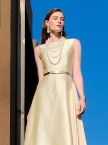 ZEYLAH Vestido midi asimétrico con hombros descubiertos y fruncido en un lateral