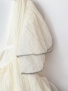 GlowEve CURVE 大码女式纹理面料方领双层荷叶边袖短袖撞色装饰杏色白色纯色优雅休闲衬衫，春夏 - 米色 - 查看 4