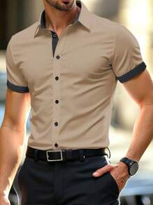 Manfinity Mode 男士时尚休闲立领短袖纽扣开襟衬衫。男士休闲衬衫，男士通勤衬衫。撞色面料拼接。适合日常穿着、外出、朋友聚会、休闲、通勤。可作为礼物赠送给家人、男朋友、丈夫、父亲。 - 卡其色 - 查看 1