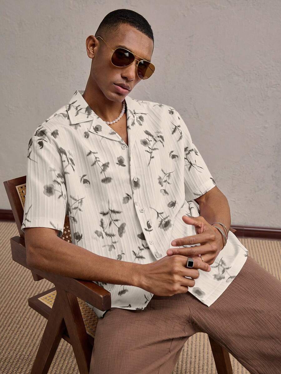 AKNOTIC Business Casual 男士花卉印花宽松休闲立领短袖衬衫，适合日常穿着、春夏季、度假、情侣穿着 - 卡其色 - 查看 1