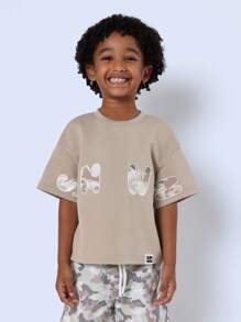 SUMWON Conjunto de ropa informal de dos piezas de tipo loungewear para niños con estampado de camuflaje de verano y diseño gráfico, ideal para juegos activos y actividades al aire libre