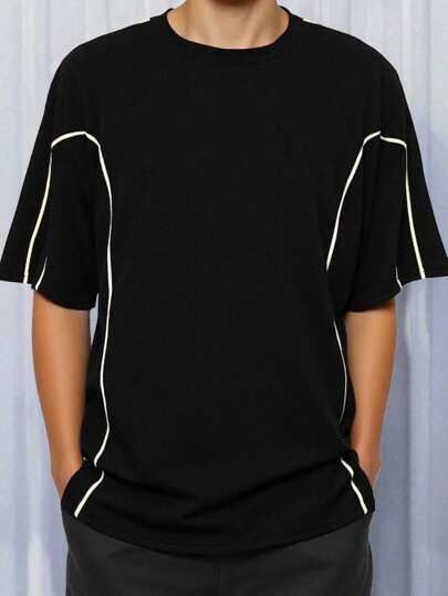 SHEIN Tween 男童反光简约线条宽松黑色 T 恤，休闲校服，舒适时尚，百搭柔软，适合日常、学校、户外和运动