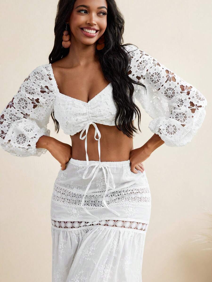 Kiitan Luxe Blusa de verano para mujer con mangas largas tipo obispo, fruncida con cordón, parte delantera atada, estilo bordado blanco para vacaciones - Blanco - Ver 1