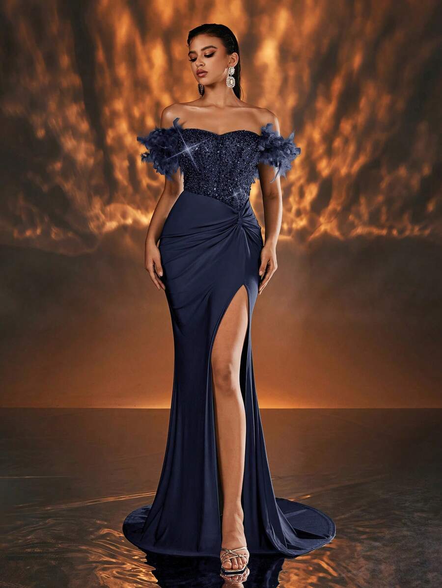 Glamrae 优雅迷人的露肩蓬松袖网眼、珍珠和亮片拼布紧身连衣裙，开衩鱼尾裙，适合婚礼、单身派对、毕业典礼、舞会、正式场合（重型款式）（羽毛袖口）、礼服、晚会、婚礼宾客 - 藏蓝色 - 查看 1