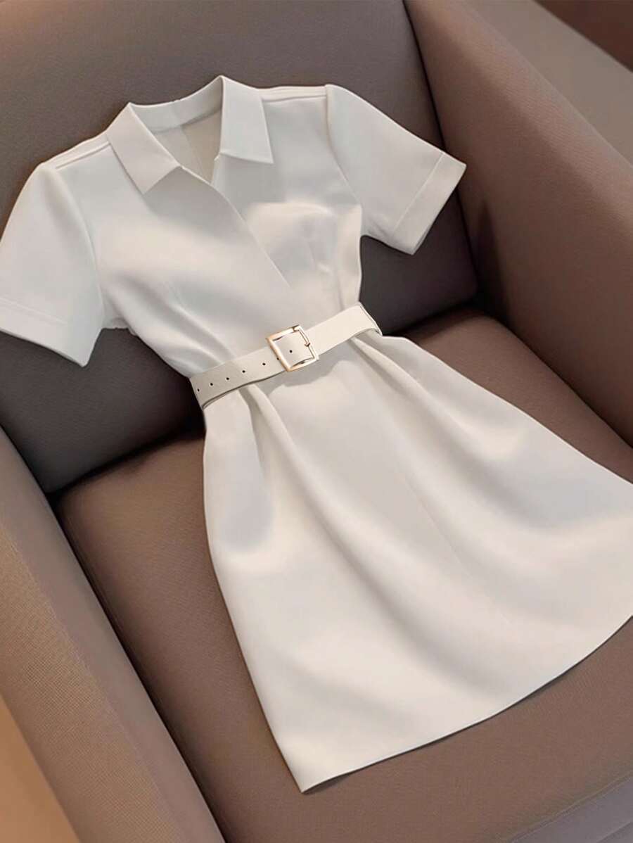 Franclia Damen Einfarbiges Lässig Kurzkleid mit umgeschlagenem Kragen, Kurzarm und Gürtel um die Taille